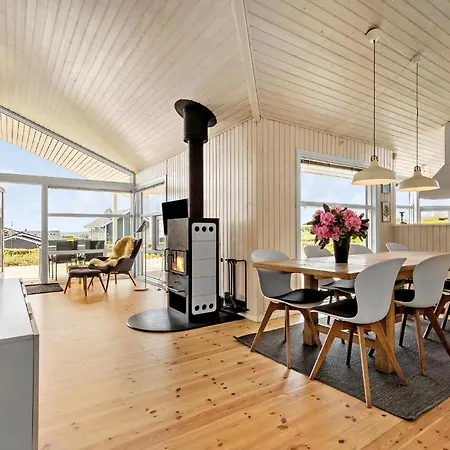 Beautiful In With Kitchen * Ronde