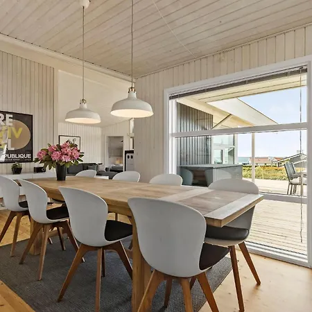 Holiday home Beautiful In With Kitchen Ronde
